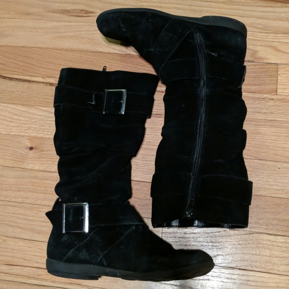 Black Runched Suede Buckle White Mountain Boots
